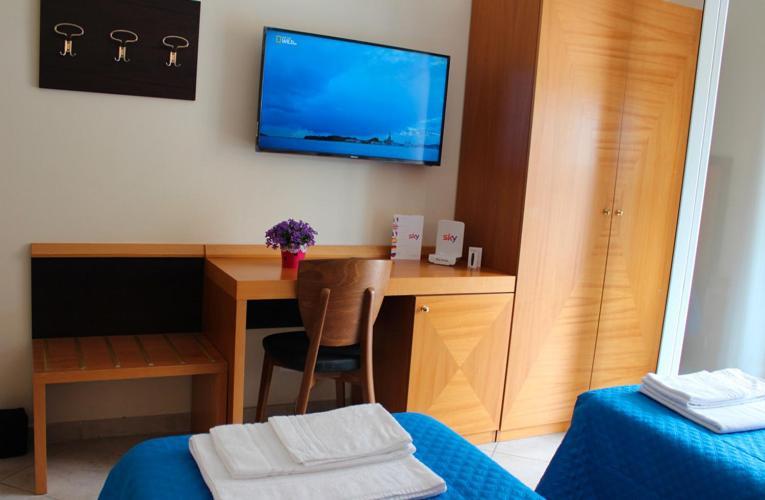 Hotel Mare Azzurro Террачина Экстерьер фото