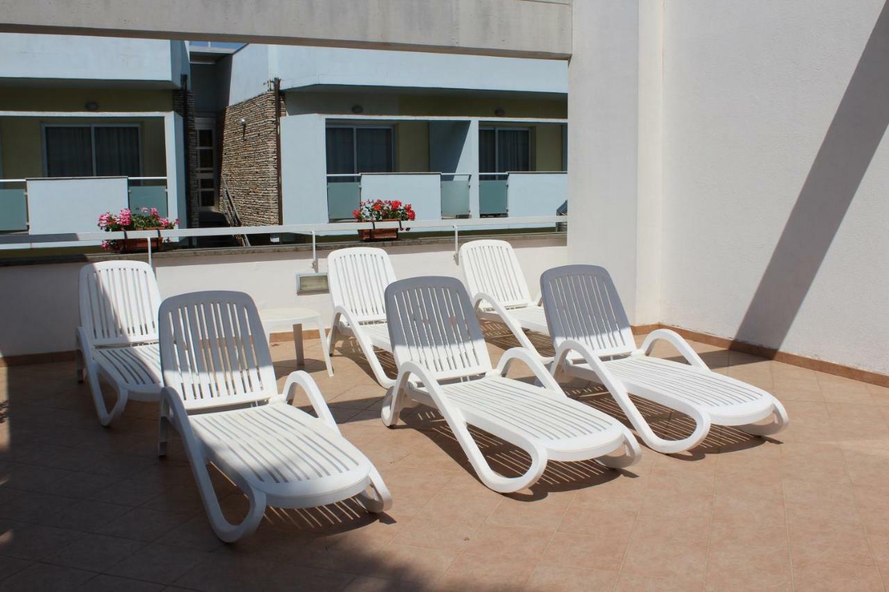 Hotel Mare Azzurro Террачина Экстерьер фото
